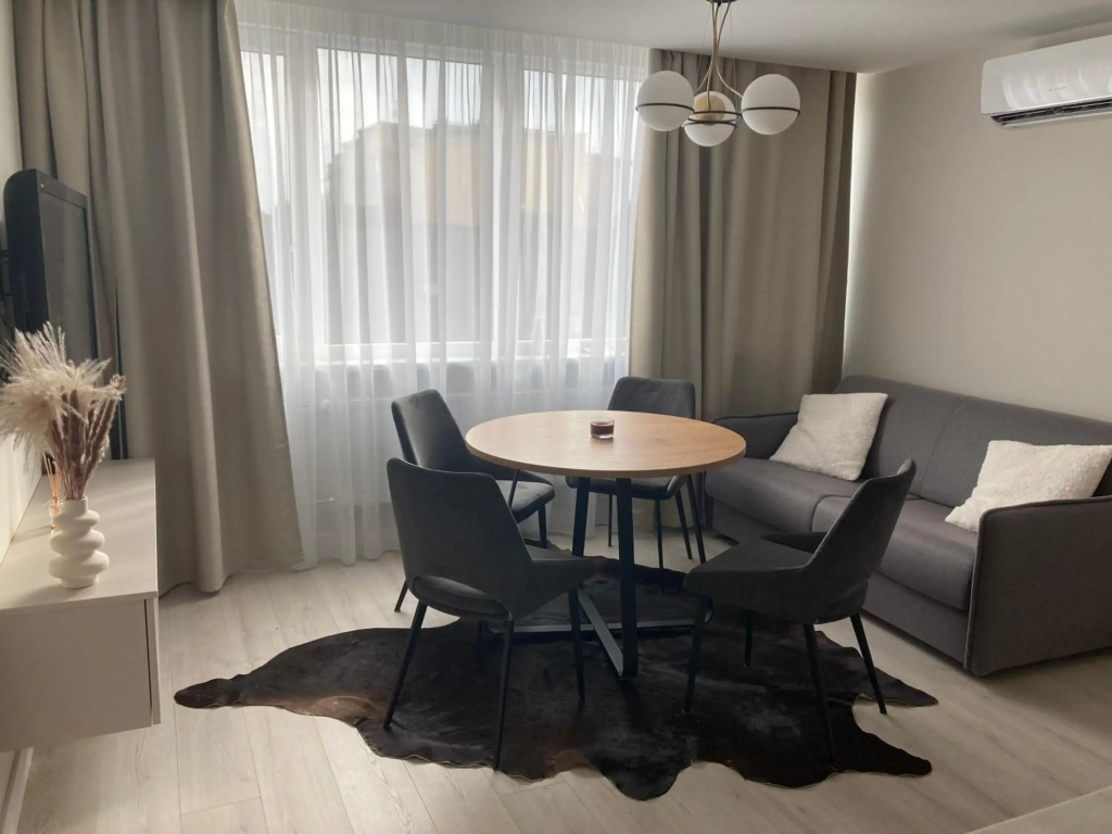 Modern and cozy apartment near the sea