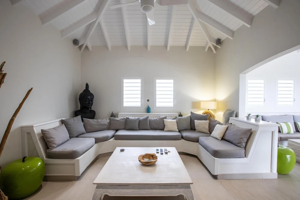 Walk to the Beach! Fabulous Villa With Huge Heated Pool, AC, Free Wifi, Ideal for Groups