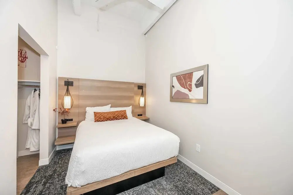 The 333 Suites 201 Stay for 6