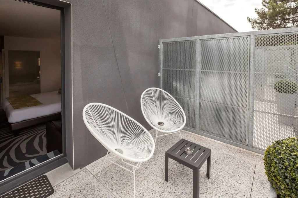 Logis Hotel Restaurant & SPA Au Comte dOrnon