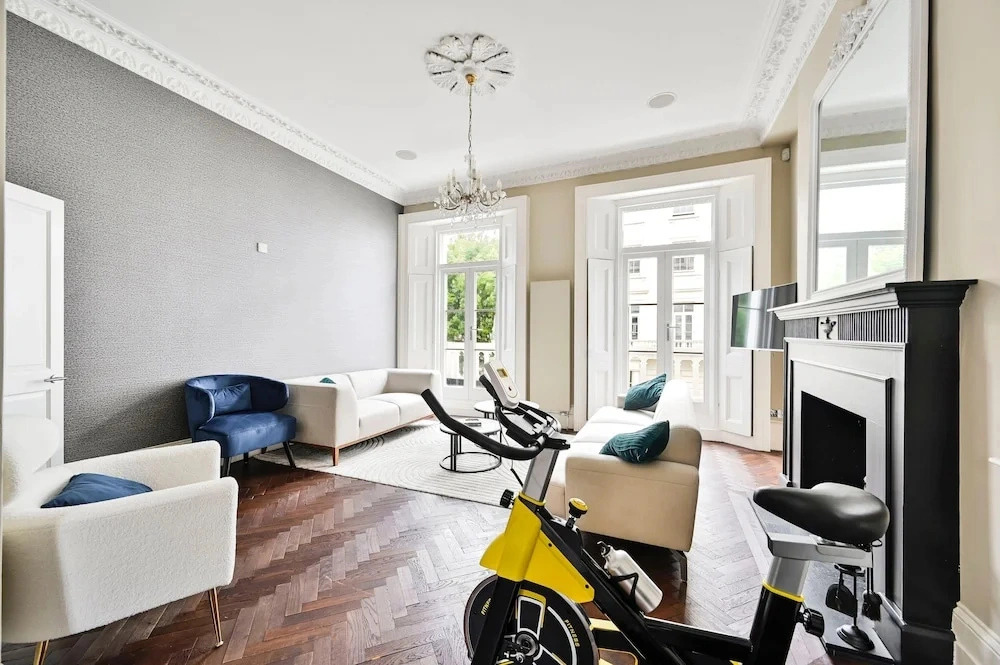 5 Beds House - 5 Mins to Victoria Station