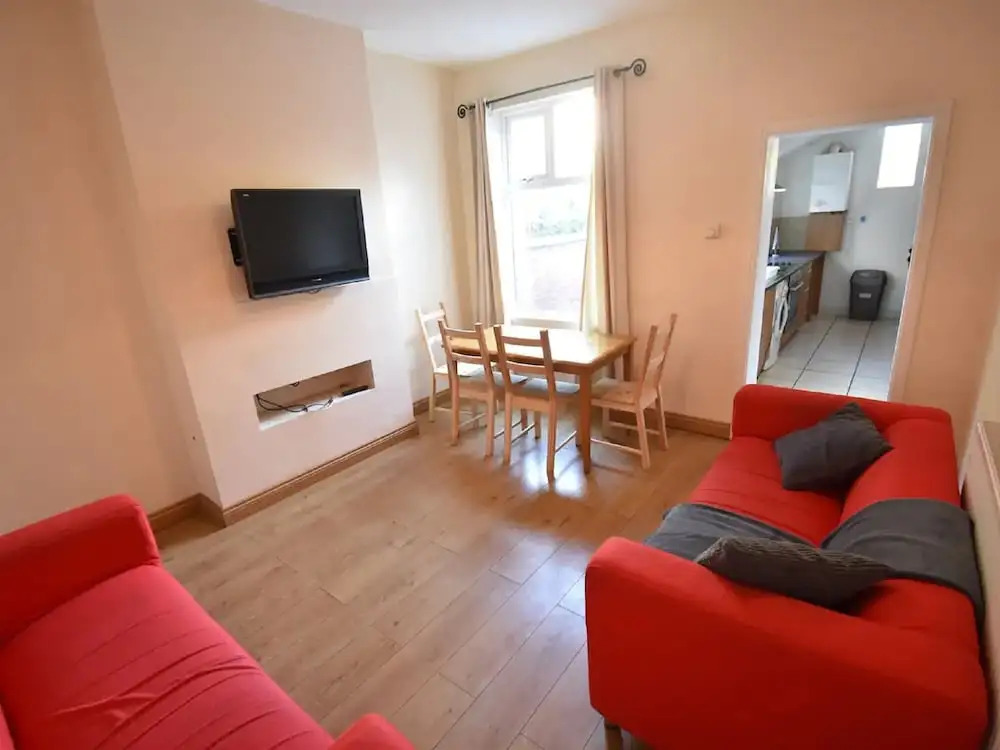 Appealing Holiday Home in Coventry near Belgrade Theatre