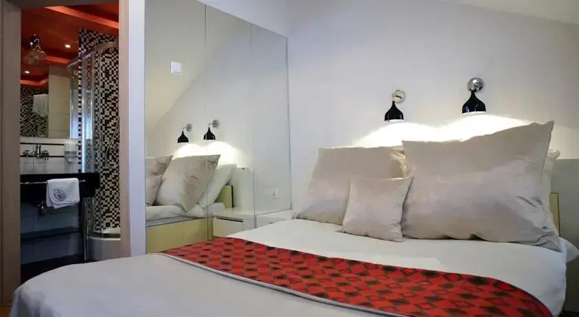 Noclegi i restauracja Zajazd Pod Skałą