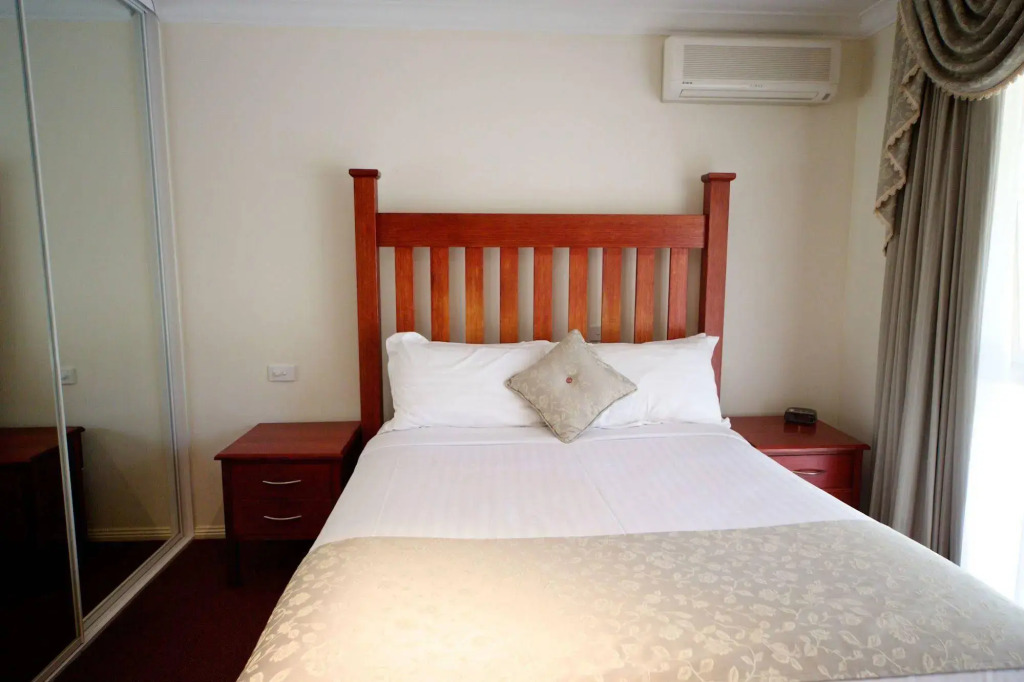 Sanctuary House Resort Motel