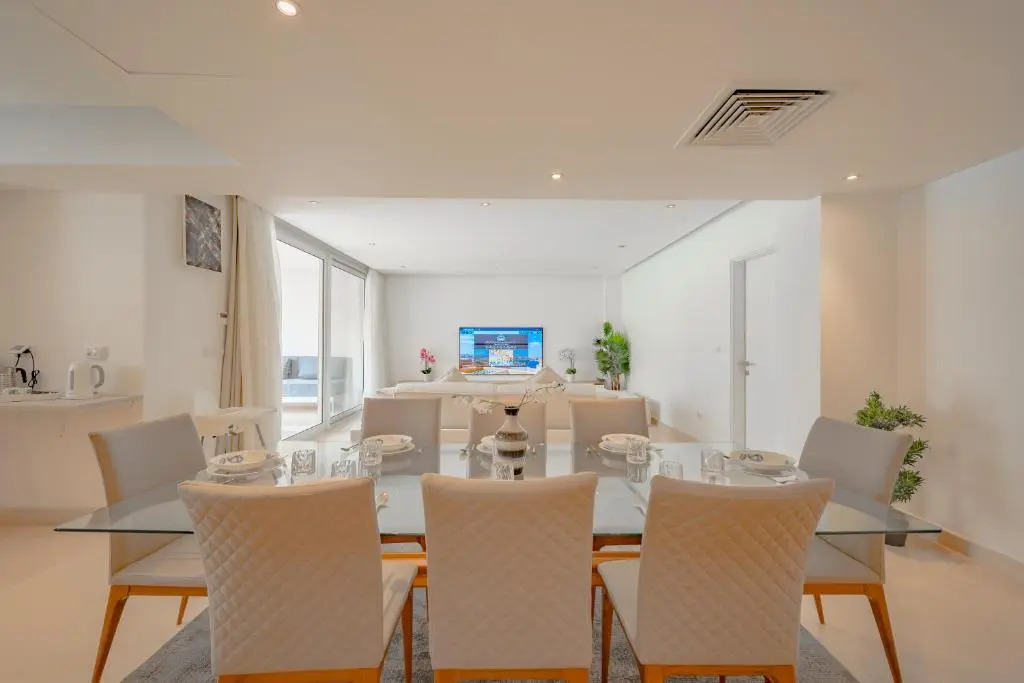 Seaview 3 BR with Beach & Pool access BBQ in Mangroovy