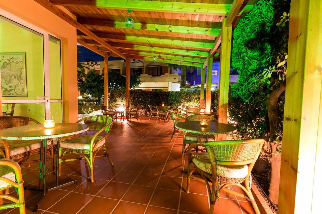 Elotia Hotel