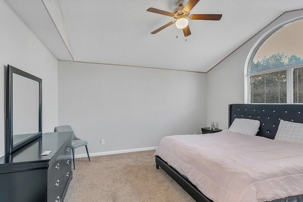 Oasis Getaway!!! Only Miles From Atl & Attractions 2 Bedroom Apts by Redawning