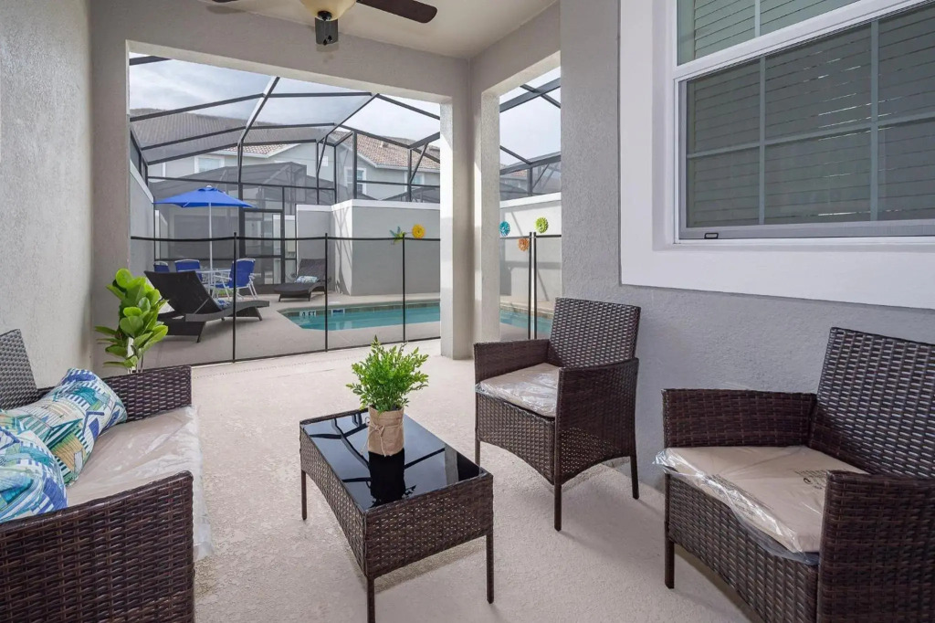 NG4816 Storey Lake Condo 4 bed 3 baths Private Pool & Free Waterpark
