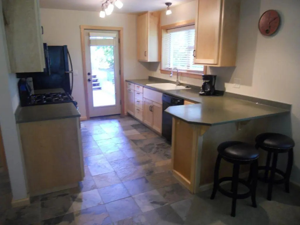 Hutsons Hideaway 1 Bedroom 1 Bathroom Apts