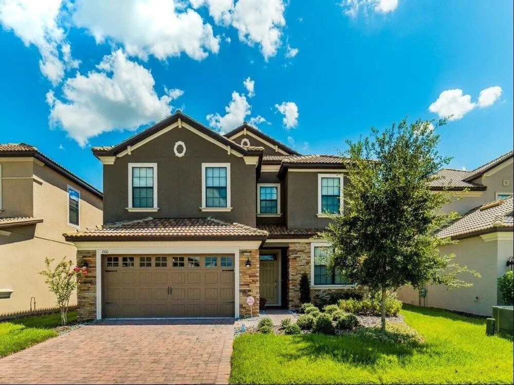 Stunning Champion's Home