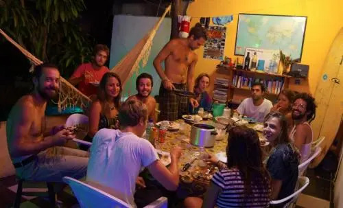 BANANAS HOSTEL