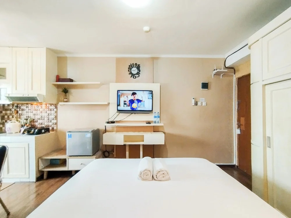 Nice And Comfortable Stay Studio At Gateway Ahmad Yani Cicadas Apartment