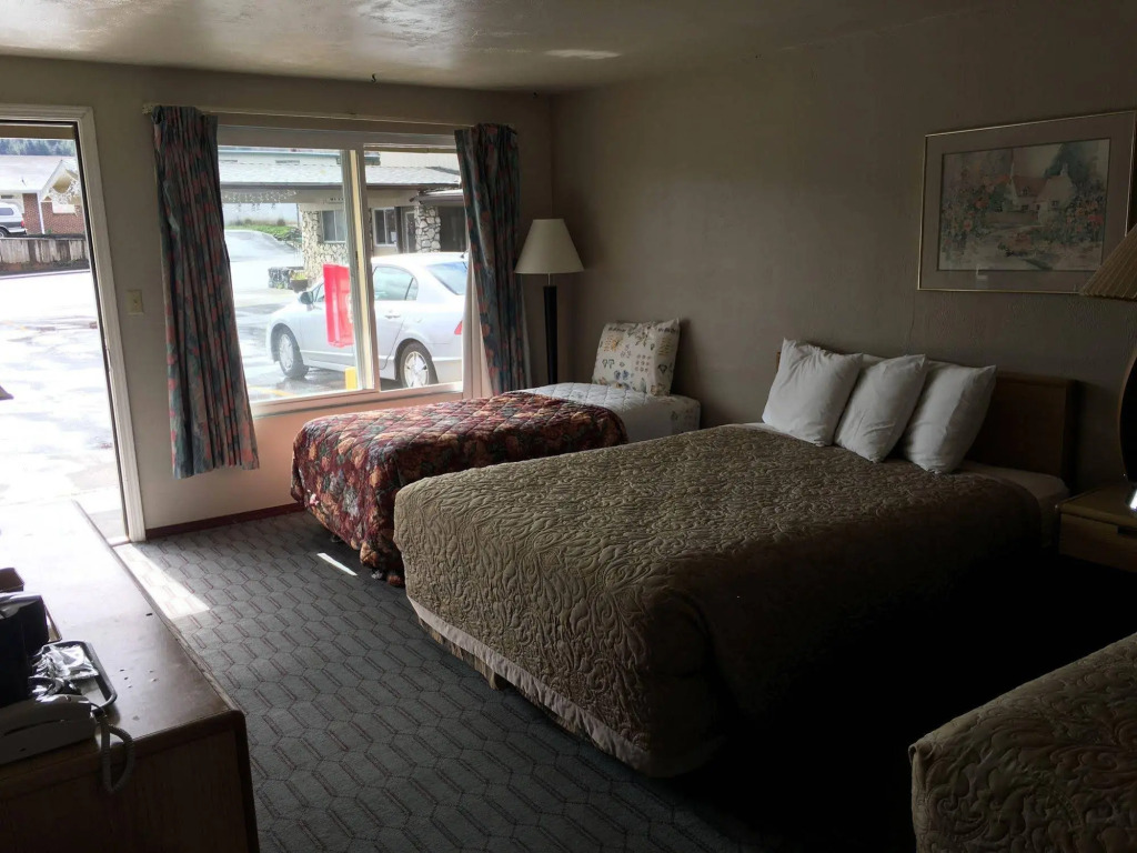 Anchor Bay Inn near Winchester Bay