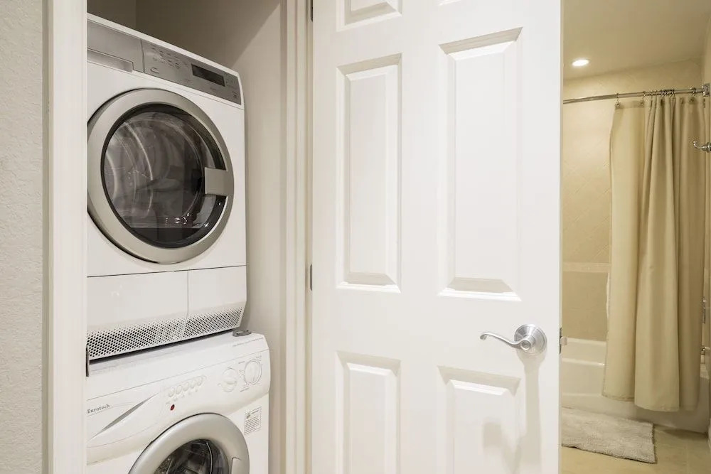 Stunning - All New Decor Nov 2015 - 3 Br condo by RedAwning