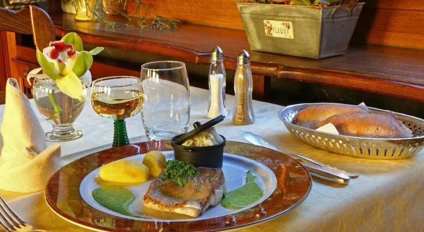 Logis Hôtel Auberge De La Foret