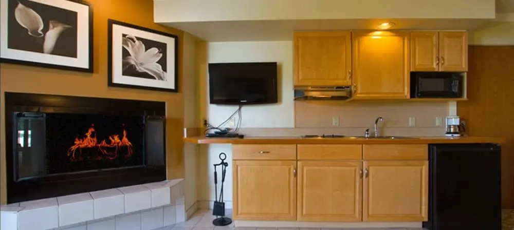 Weathervane Terrace Inn and Suites
