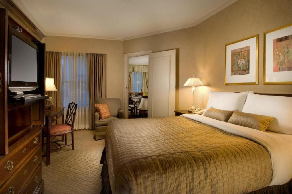 Mayflower Park Hotel