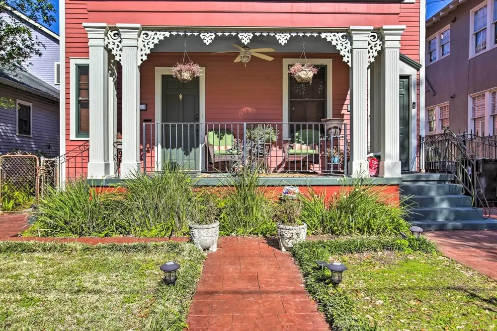 Soul & Style! Duplex Near French Quarter w/ Porch