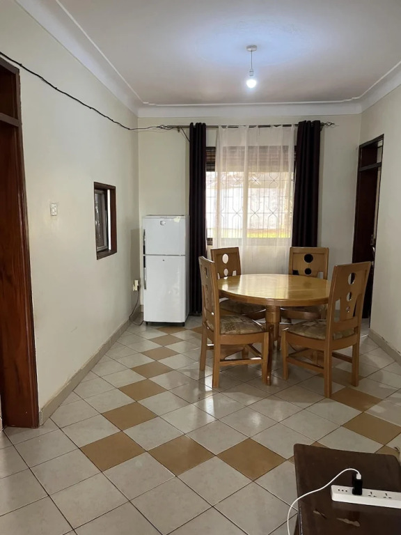 Inviting 3-bed House in Akright City Jennifers