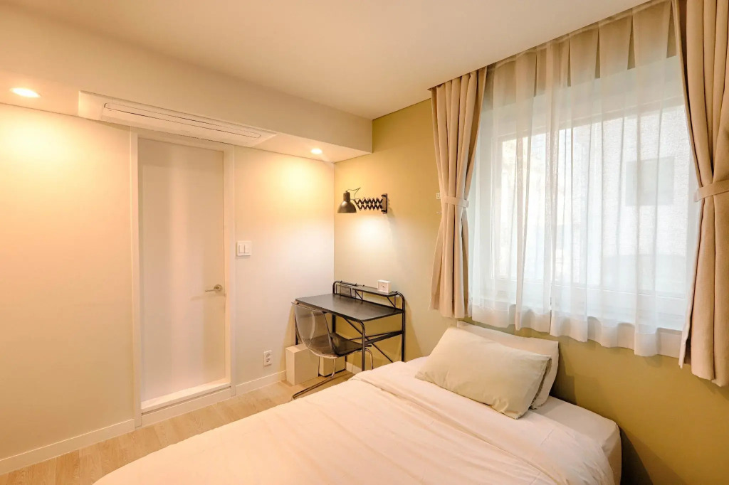 Upflo Hostel