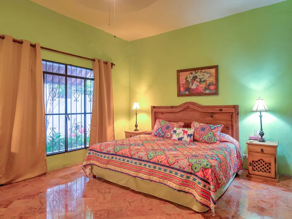 Tranquil Tropical Oasis in the Historic Center