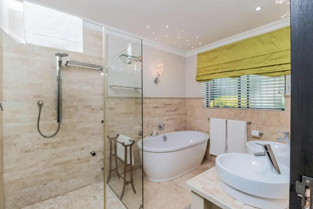 SW1 Lodge