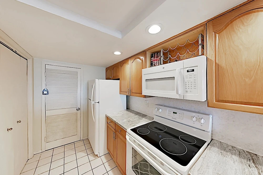 4400 Gulf Blvd Condo Unit 105