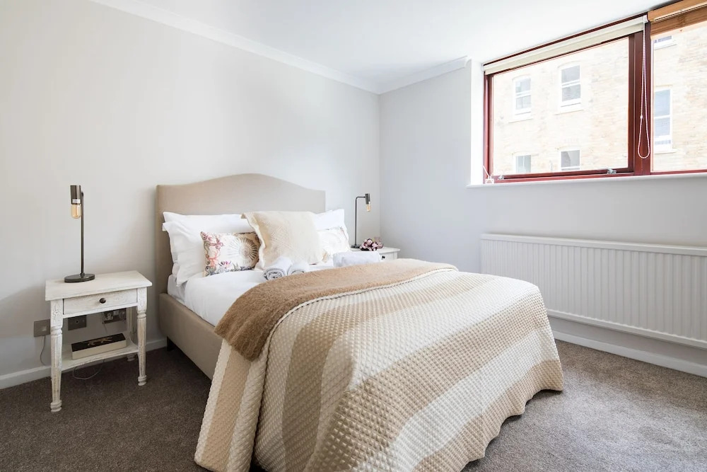 Richardsons Mews by Lime Street