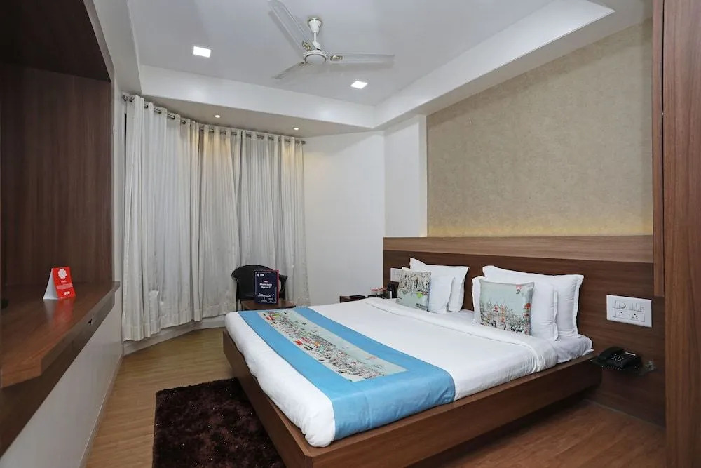 OYO 10672 Hotel Riviera