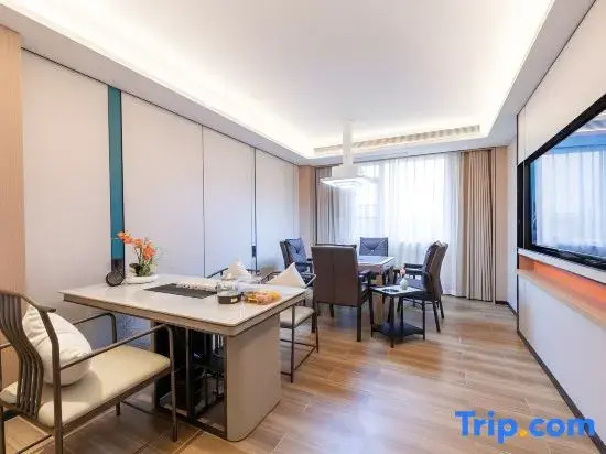Warm Season Selection Hotel (Shantou Waisha Bridge Branch)