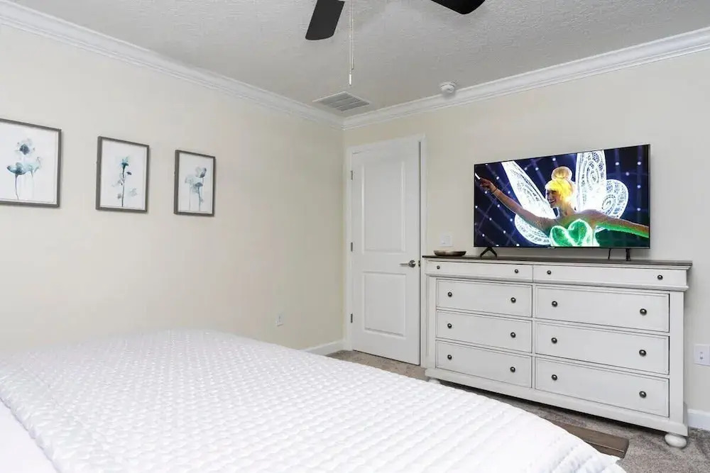 Luxurious Family-Friendly 5 Bd w/ Screened Pool & Close to Disney 2905