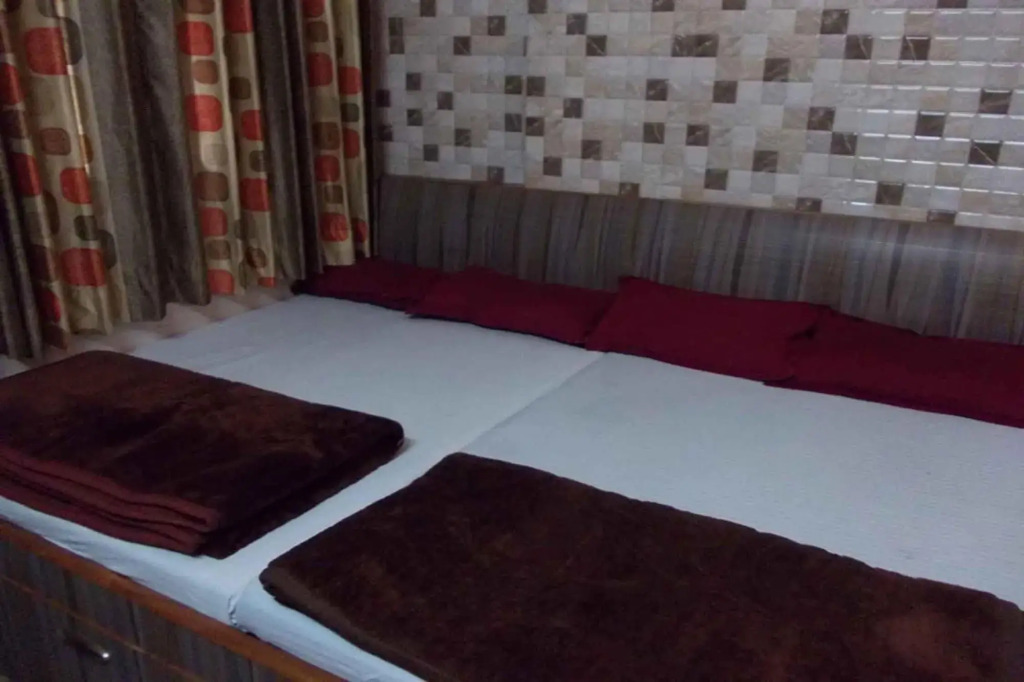 Ajanta Hotel 100 Mtrs Railway Station & 400 Mtrs Dargah