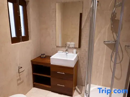 OneFifty - 4 bedrooms (sleeps 8+2 kids) Xaghra village