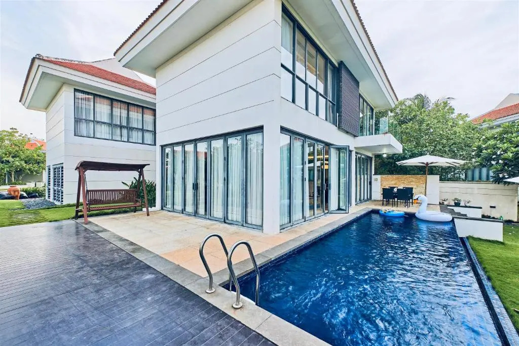 EmblemSea Luxury Villas few steps to the Danang beach