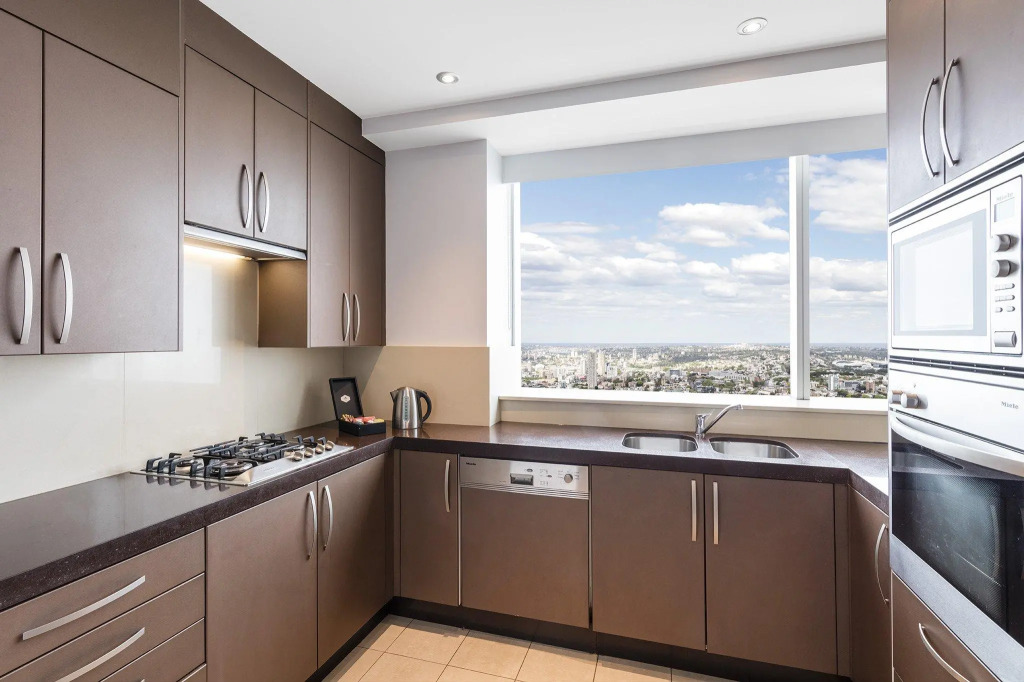 Meriton Suites World Tower, Sydney