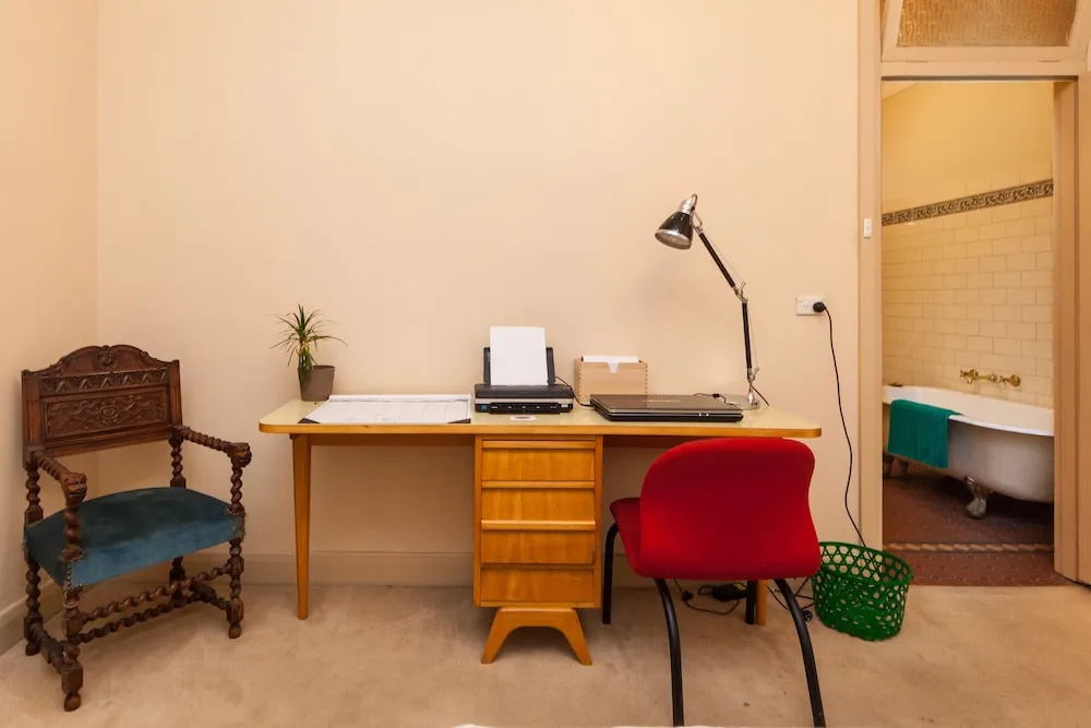 MADELINE, 1BDR Fitzroy Apartment