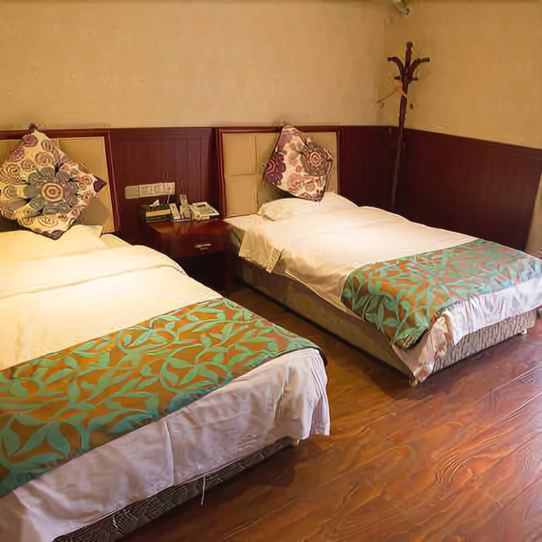 Flange Flower Hotel