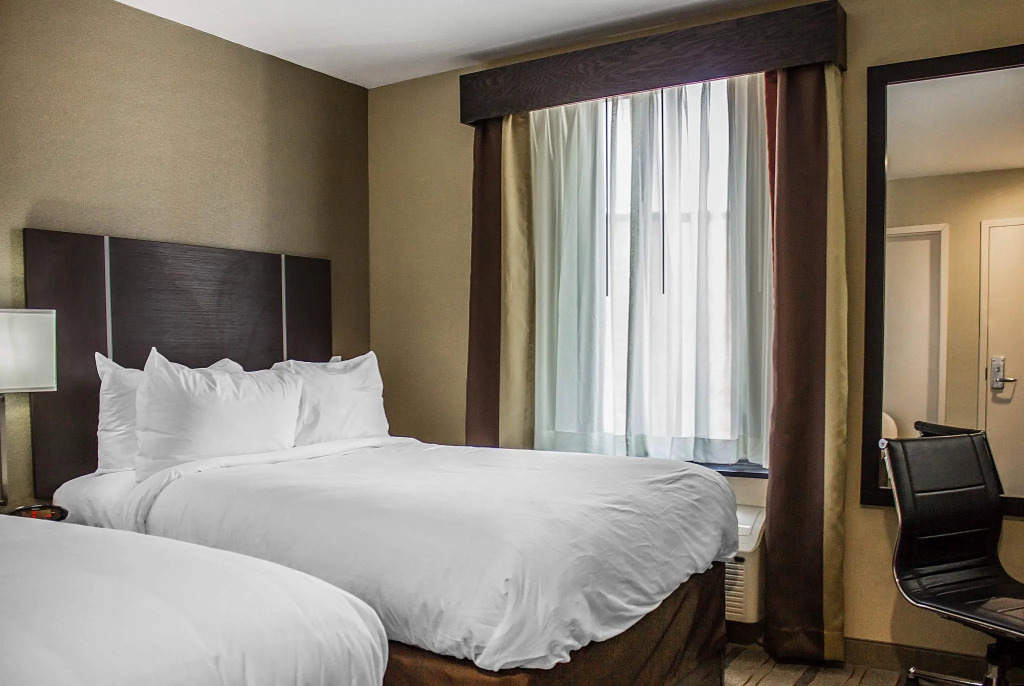 Pitkin Hotel