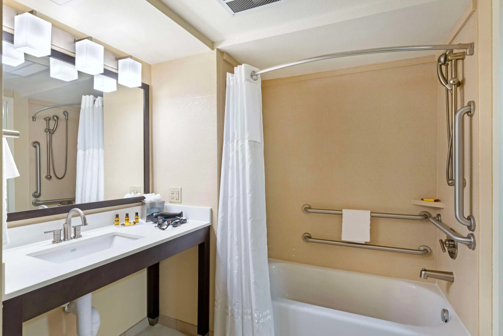 Best Western Plus Thornburg Inn & Suites