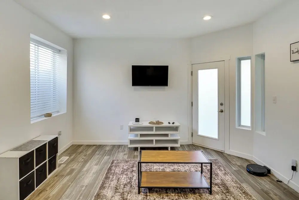 Stunning Peak Views Near Utah Lake! Cozy Getaway