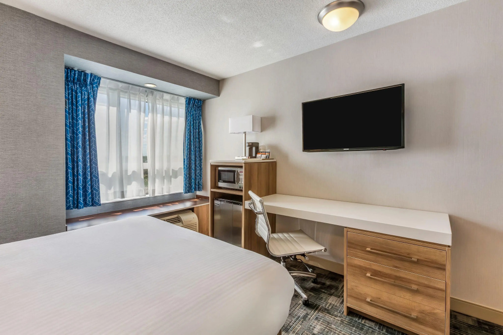 Microtel Inn & Suites by Wyndham - Timmins