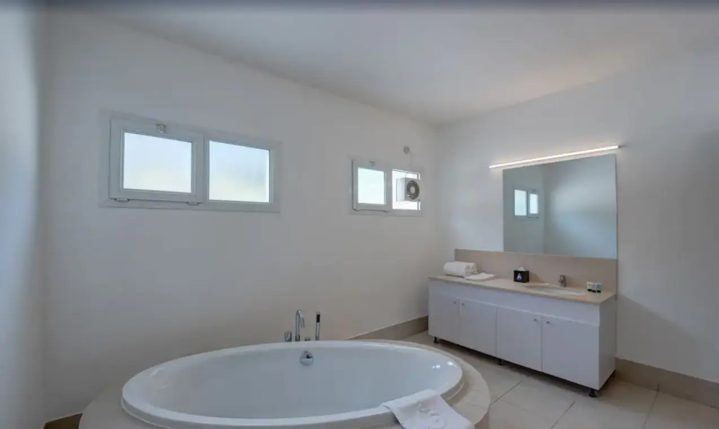 J5 Four Bedroom Villa in Al Wasl For Family Stay Only