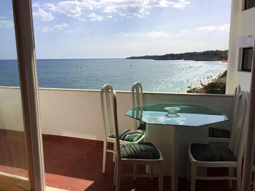 Apartment with 2 Bedrooms in Armação de Pêra, with Balcony And Wifi