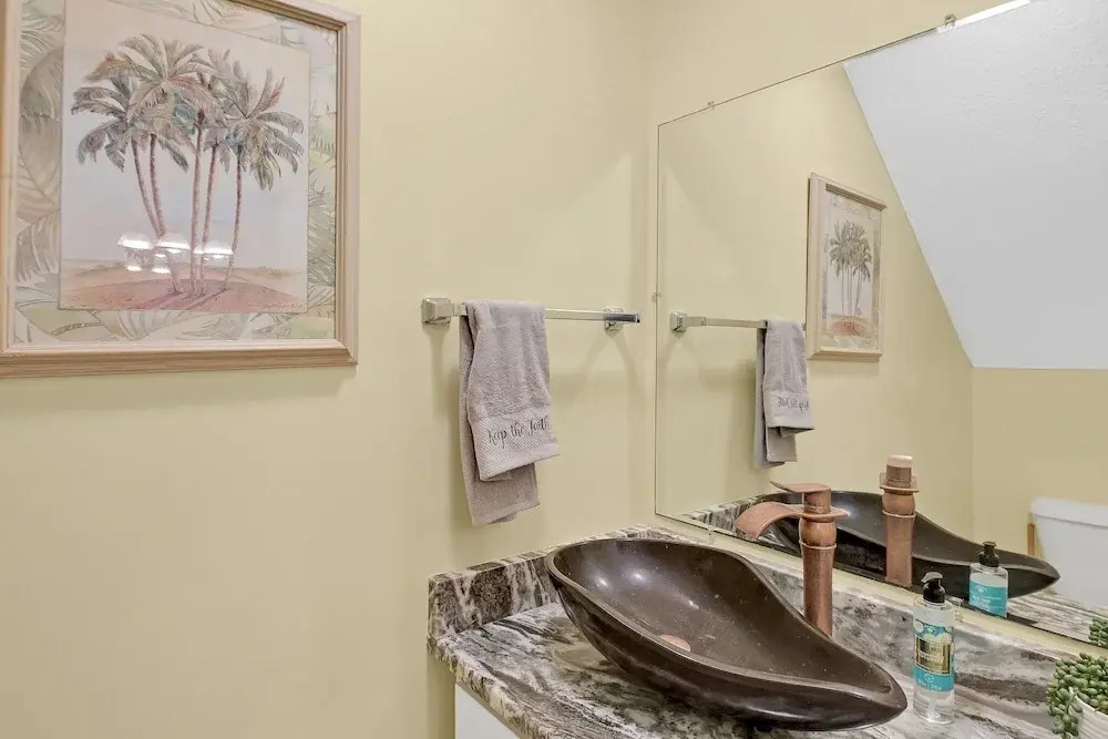 Escape to Hilton Head! Two Bedroom Villa Just A Short Walk To Beach! 2 Villa by Redawning