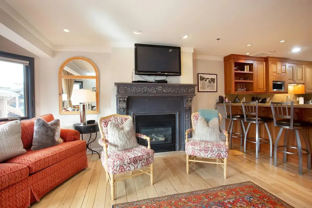 Royal Plaza at Deer Valley Resort - One Bedroom Condo with Hot Tub #301 1 Condo