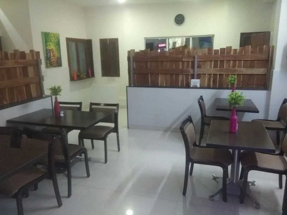 Jk Rooms 141 Peanut Nr Central Mall