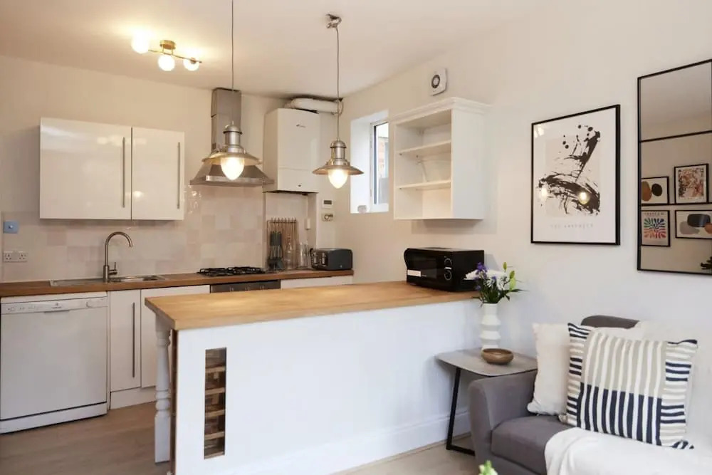 The Mitcham Hideout - Lovely 2BDR Flat with Garden