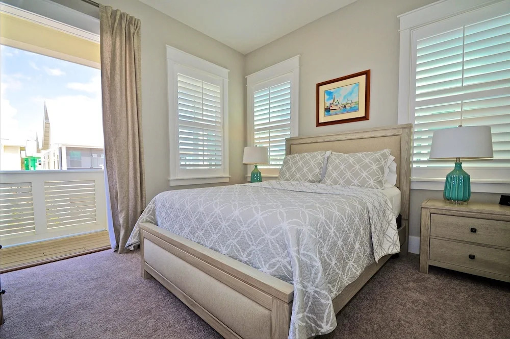 Galanta 2 Bedroom Condo By Coastal Dreamin