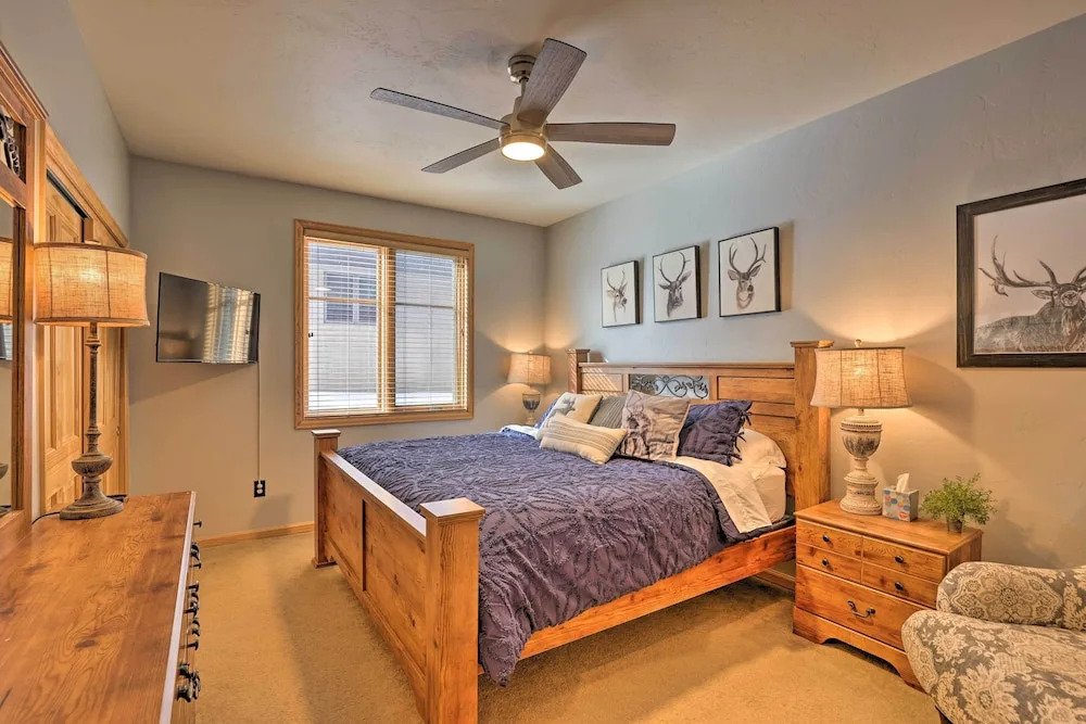 Mountainside Grand Lake Condo w/ Patio!
