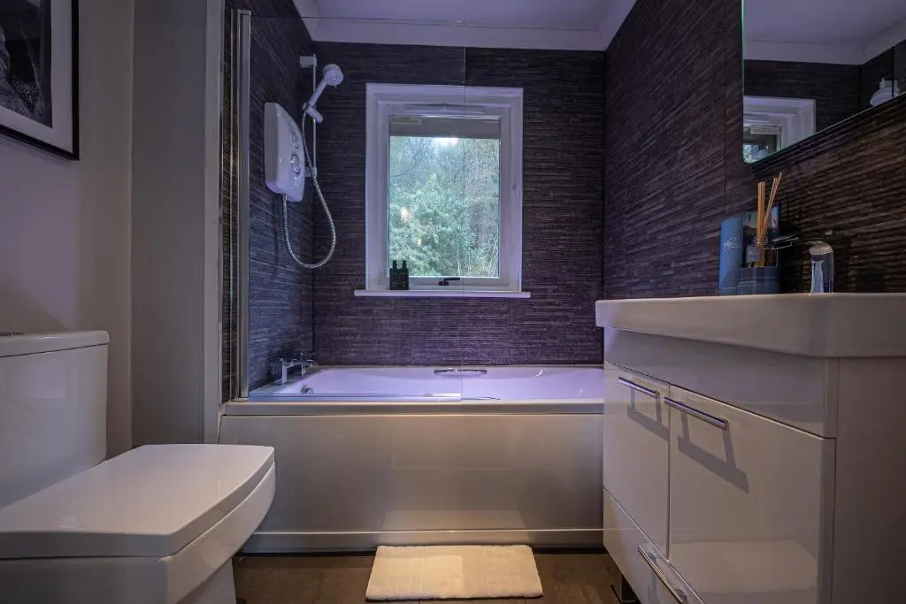 Modern 2 Bedroom House